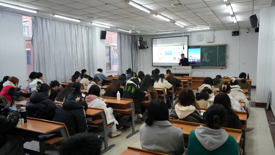 SEO行业进入发展快车道行业翘楚何亚涛现身大学课堂亲授知识(图1) SEO行业进入发展快车道行业翘楚何亚涛现身大学课堂亲授知识(图1)